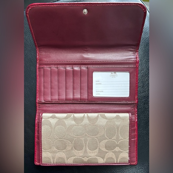 LIKE NEW Coach Tri fold Wallet and Checkbook Cover IN BEIGE WITH Red trim - Picture 8 of 11